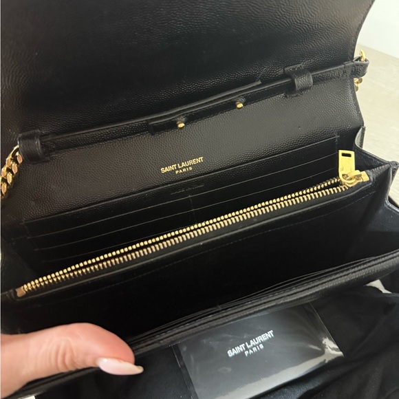 Saint Laurent Classic Cassandre Chain Wallet in Grain De Poudre Leather - Picture 4 of 4